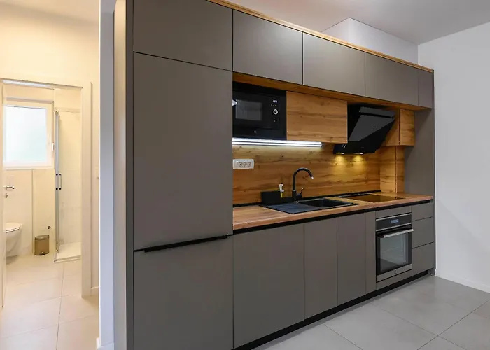 Compass Luxury אורביץ