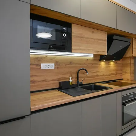 Compass Luxury * Orebic