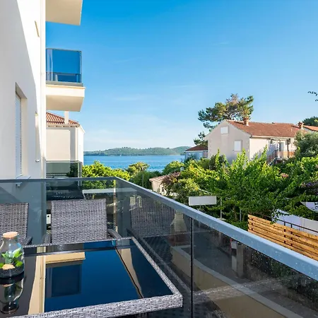 Compass Luxury Orebić