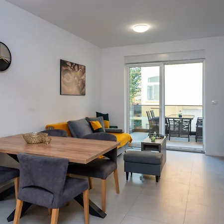 Compass Luxury Apartment